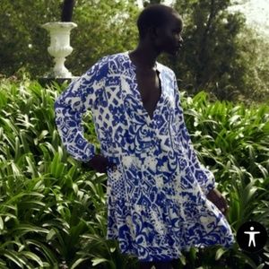 EUC Zara Blue and White Abstract Dress - Size M